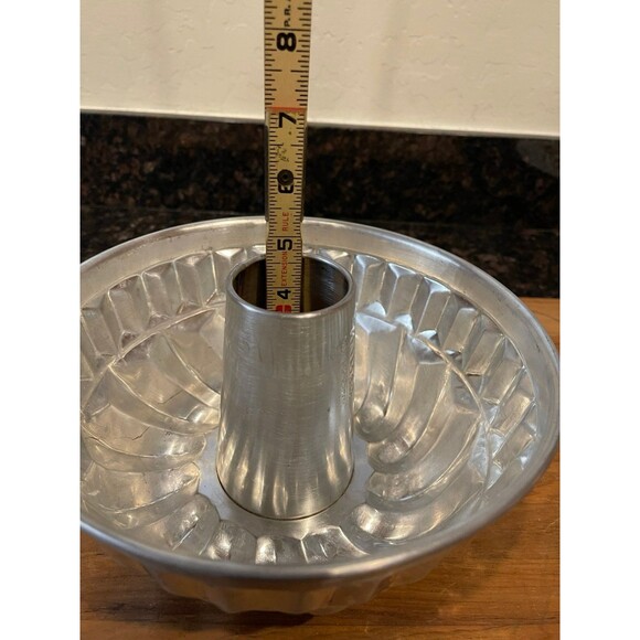 Vintage Kaiser Bundt Pan Jello Mold - Picture 7 of 9